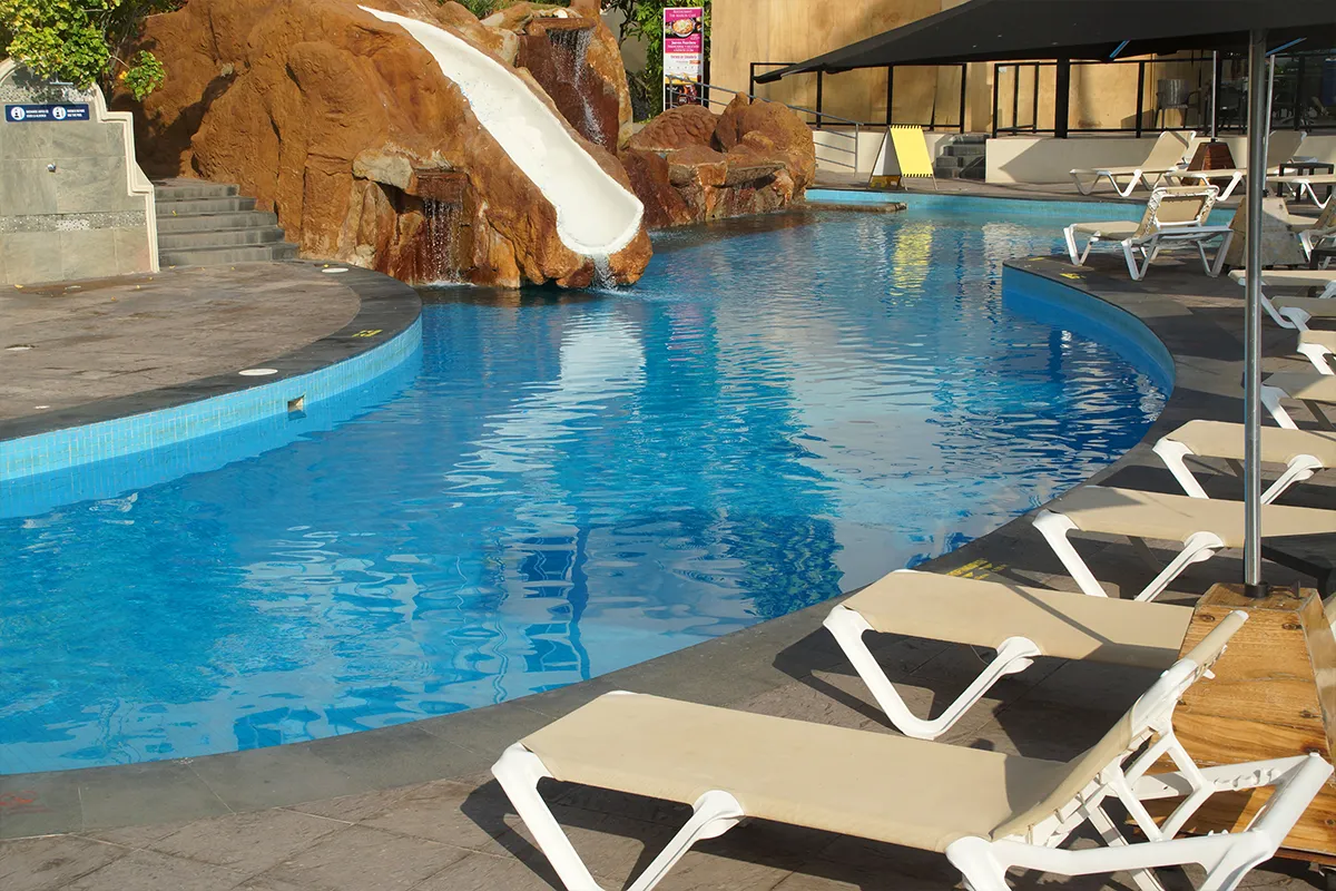 Alberca climatizada Hotel Don Pelayo Pacific Beach Mazatlán