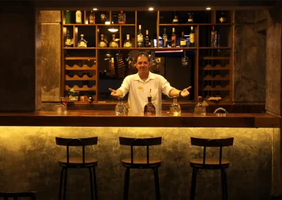 Bar Don Pelayo Hotel frente al Malecón de Mazatlán