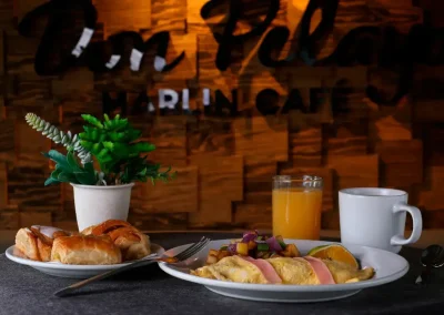 Desayuno Restaurante frente al Malecón de Mazatlán familiar The Marlin Café Don Pelayo