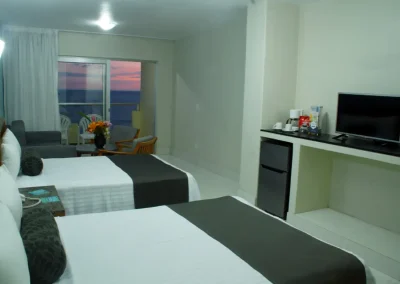 Habitación Junior Suite con Vista al Mar hotel familiar en el malecón de Mazatlán Don Pelayo