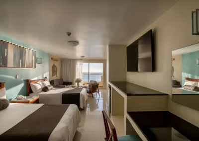 Suite Superior para 4-6 personas con vista al mar hotel familiar en el malecón de Mazatlán Don Pelayo